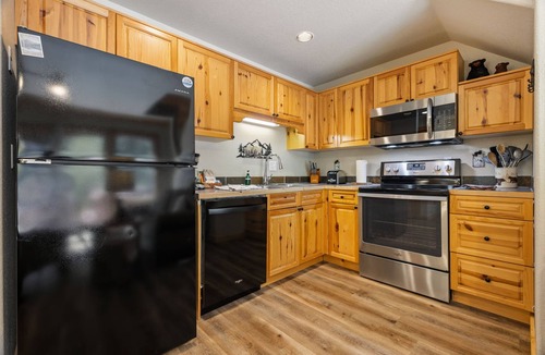 Fall River Estates Condo | Fall River Hideout Private Hot Tub Close to RMNP