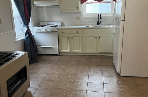 Fall River Apartment | Fall River Stay Stylish 2BR Free Parking