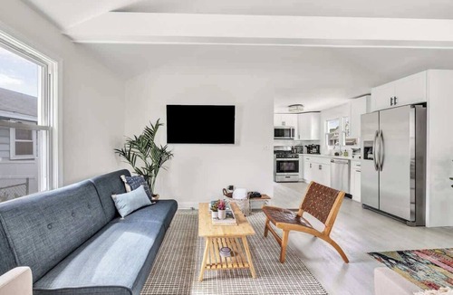 Woodmont House | Fall Sale | Cozy Bungalow | Walk2Beach| Pet| Pkg