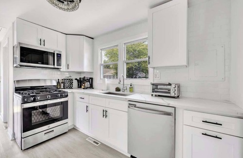 Woodmont House | Fall Sale | Cozy Bungalow | Walk2Beach| Pet| Pkg