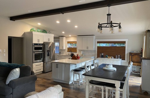 Allyn-Grapeview House | Fall Treasure Island Getaway Special