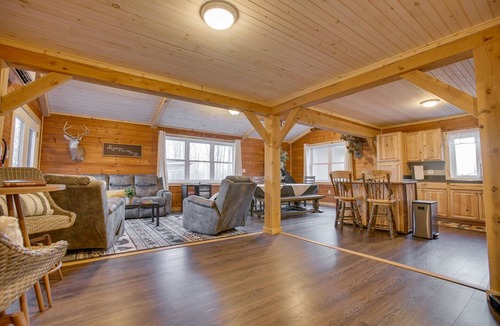 Mainesburg Cabin | Fallbrook Retreat | HOT TUB, Fire Pit + Swings!