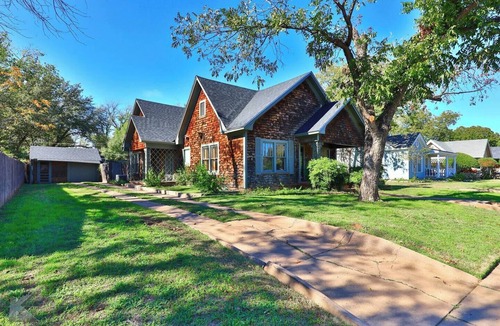 Sayles Blvd. Area House | Falling Star Lodge - A Sayles Ranch Home