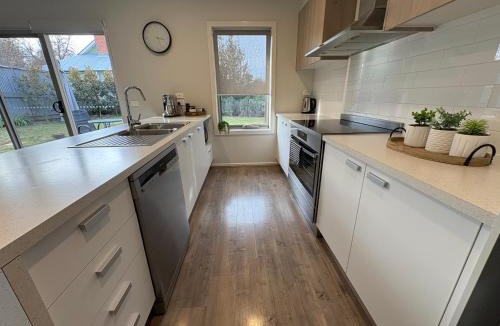 Whitfield House | Falls Cottage Whitfield