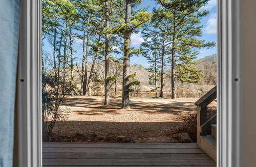 Dora House | Falls House: Private Riverfront Living Overlooking the North Fork at The Falls