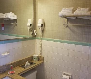 Newton Falls Hotel | FALLS INN