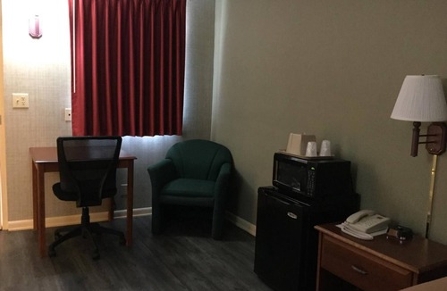 Newton Falls Hotel | Falls Inn
