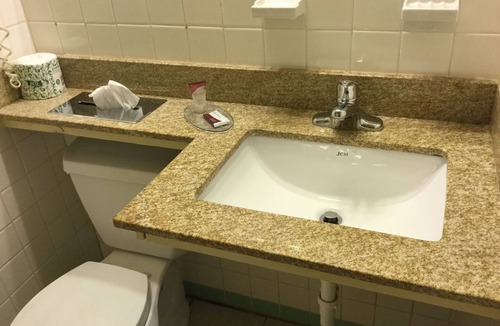 Newton Falls Hotel | Falls Inn