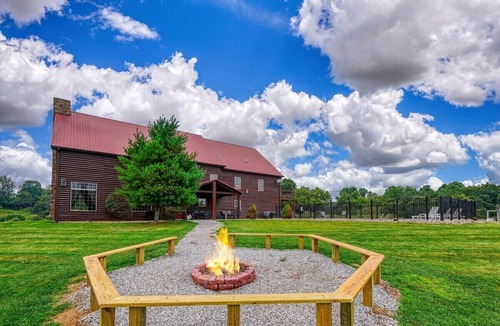 Rockbridge Cabin | Falls Lodge | Pool | 5,000 sqft