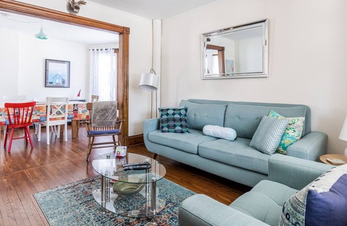 Fallsview House | Falls Serene Getaway