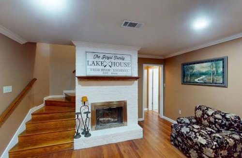 New Roads House | False River Gem w/Boat Dock! Serene Retreat