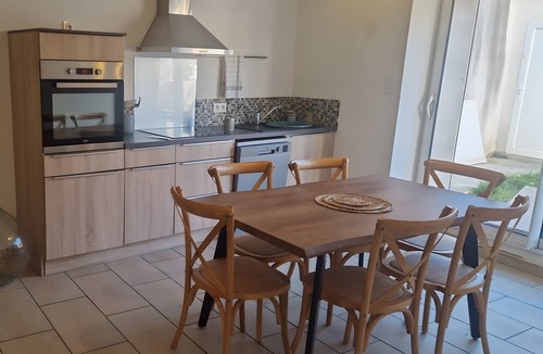 Saint-Martin-de-Villereglan House | Family Home La Villa Cecile
