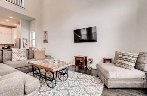 Tobin Hill House | Fam Friendly 5 Bed Home Blocks To Pearl/Riverwalk!