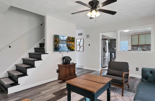 Columbus House | Fam Fun Spot · Brick Oven · Karaoke · King Bed