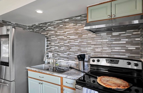 Columbus House | Fam Fun Spot · Brick Oven · Karaoke · King Bed