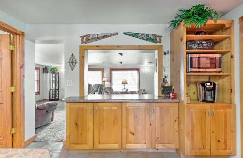 Elwood House | Family Home w/Hot Tub - Walk to Johnson Lake!