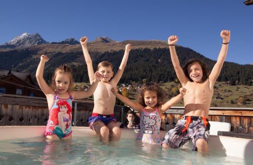 Tavanasa Hotel | Familienhotel Alpina