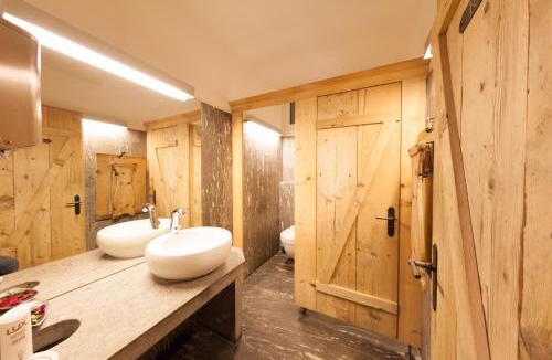 Tavanasa Hotel | Familienhotel Alpina