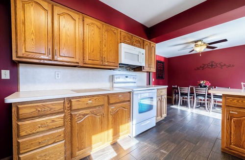 Grand Island House | Families- Centrally Located
