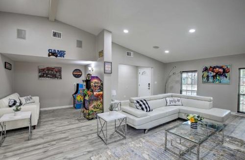 Garland House | Families Welcome! Garland Home w/Game Room