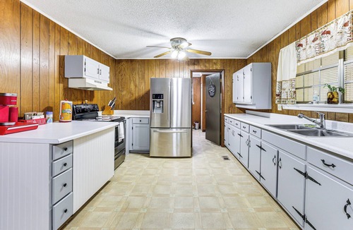 Soddy-Daisy House | Families Welcome! Home w/Fire Pit in Soddy-Daisy