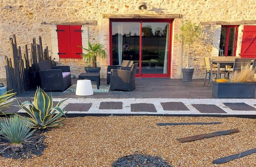 La Ferriere-de-Flee House | FAMILLE & ESPACE charming renovated character house for 8 people