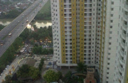 Panunggangan Utara Apartment | Family 2 Bedroom Apartment in Serpong Sleeps 4, 76 square meter, Pool View 1905