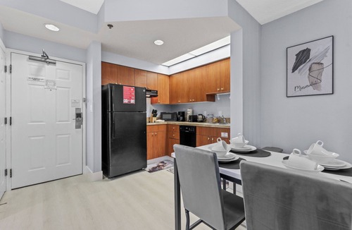Florida Center Apartment | Family 2BR, Kitchen, Close to Universal