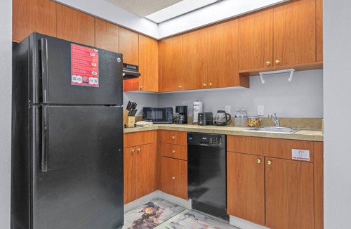 Florida Center Apartment | Family 2BR, Kitchen, Close to Universal