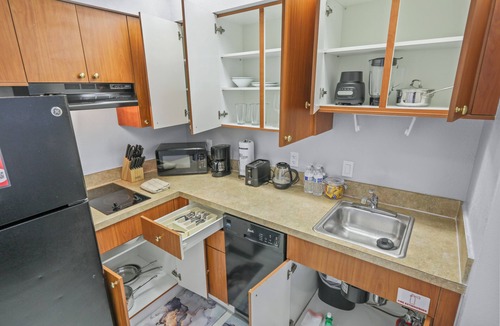 Florida Center Apartment | Family 2BR, Kitchen, Close to Universal