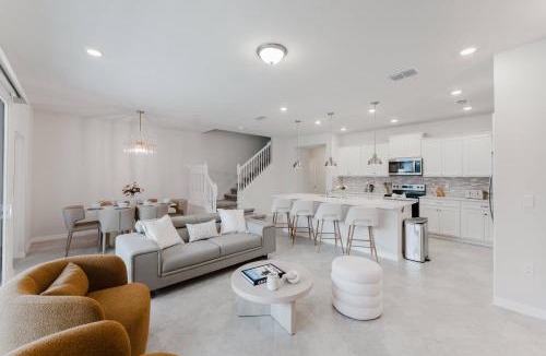 Four Corners House | Family 5BR Retreat w Private Splash Pool