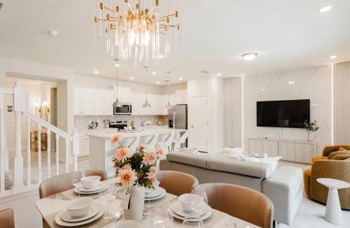 Four Corners House | Family 5BR Retreat w Private Splash Pool