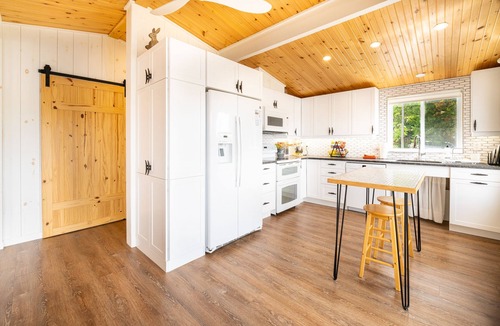 Tay Valley Cottage | Family Accessible Lakehouse