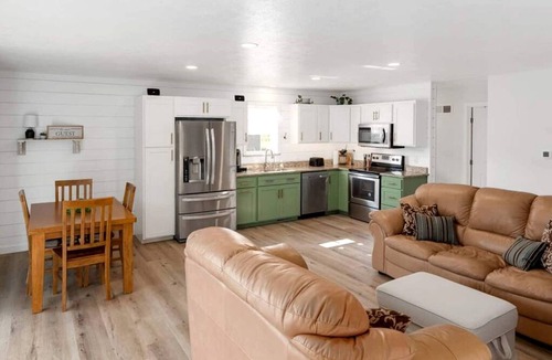 Huey Cabin | Family Adventure Awaits: Amazing Cabin by the Allegheny River in Pennsylvania