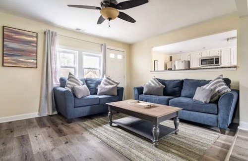 Primos Secane House | Family Affair in Philly Suburbs - Free Parking