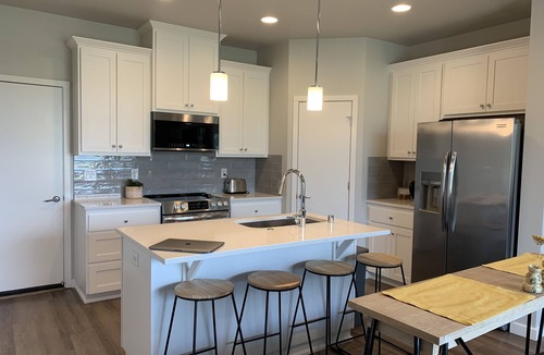 Vancouver House | Family and busines friendly.