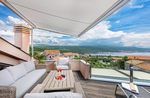 Kornic Villa | Family and child-friendly 5* villa with pool, games and fitness room