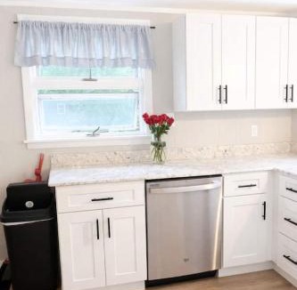 East Rochester House | Family and Corporate Retreat Gathering Sleeps 12