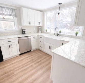 East Rochester House | Family and Corporate Retreat Gathering Sleeps 12