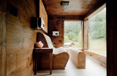 Rockbridge Cabin | Family and Pet Friendly Cabin Hocking Hills w/Pond,Hot Tub, Salt Room,Lake View
