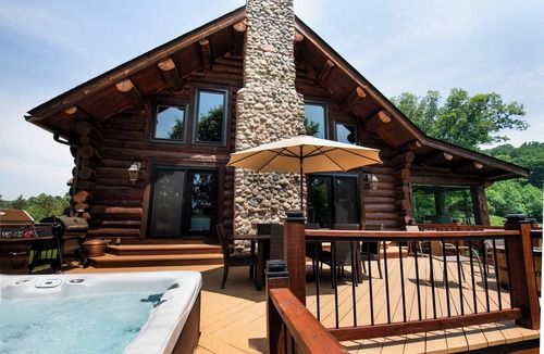 Rockbridge Cabin | Family and Pet Friendly Cabin Hocking Hills w/Pond,Hot Tub, Salt Room,Lake View