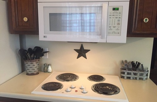 Vance Jackson House | Family and Pet friendly
