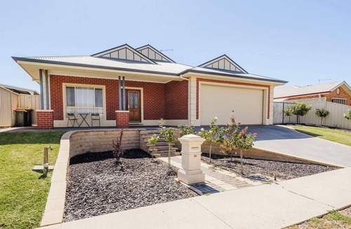 Irymple House | Family and Pet friendly