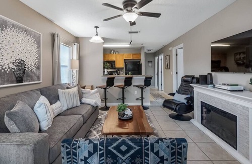 Clermont Apartment | Family and Triathlete Friendly Downtown Suite 599