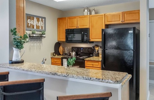 Clermont Apartment | Family and Triathlete Friendly Downtown Suite 599