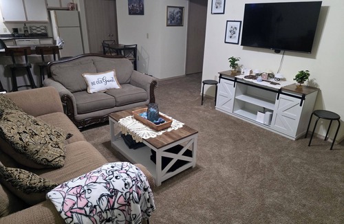 Bryant Apartment | Family&Animal friendly space!