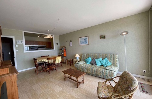 Saint-Hilaire-de-Riez Apartment | Family apartment 50m from the beach with private parking, balcony and washing machine