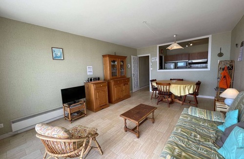 Saint-Hilaire-de-Riez Apartment | Family apartment 50m from the beach with private parking, balcony and washing machine