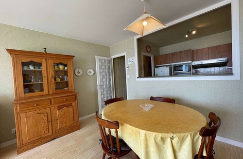 Saint-Hilaire-de-Riez Apartment | Family apartment 50m from the beach with private parking, balcony and washing machine