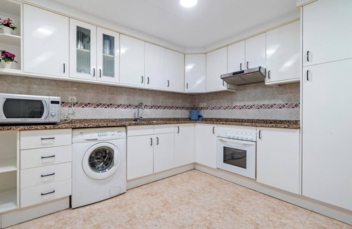 Costa Dorada Apartment | Family apartment 400m from beach and train